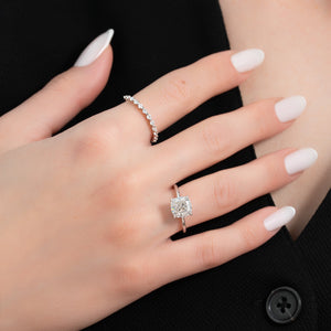 The Kamellie Set With A 2 Carat Cushion Lab Diamond