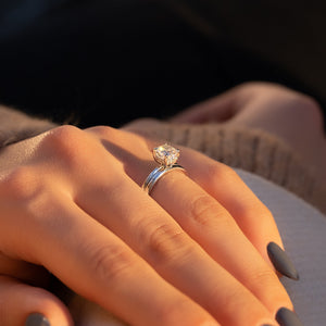 The Kamellie Set With A 2 Carat Cushion Lab Diamond