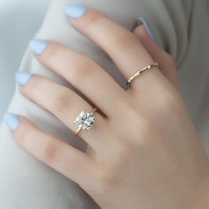 The Kamellie Set With A 2 Carat Cushion Lab Diamond