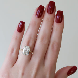 The Kamellie Set With A 4.5 Carat Elongated Cushion Moissanite