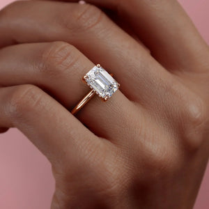 The Kamellie Set With A 3.5 Carat Emerald Moissanite