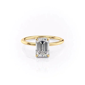 The Kamellie Set With A 1.5 Carat Emerald Moissanite