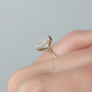 The Kamellie Set With A 2 Carat Emerald Lab Diamond