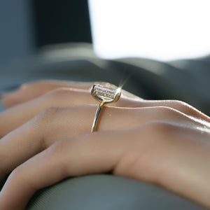 The Kamellie Set With A 2 Carat Emerald Lab Diamond
