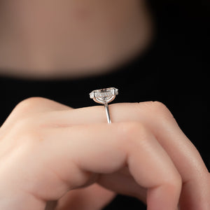 The Kamellie Set With A 2 Carat Oval Lab Diamond