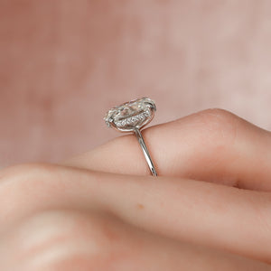 The Kamellie Set With A 2 Carat Oval Lab Diamond