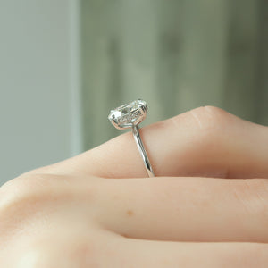 The Kamellie Set With A 2 Carat Oval Lab Diamond