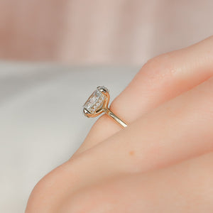 The Kamellie Set With A 2 Carat Oval Lab Diamond