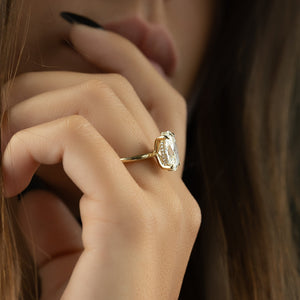 The Kamellie Set With A 2 Carat Oval Lab Diamond