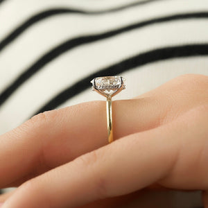 The Kamellie Set With A 2 Carat Oval Lab Diamond