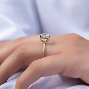 The Kamellie Set With A 3 Carat Round Lab Diamond