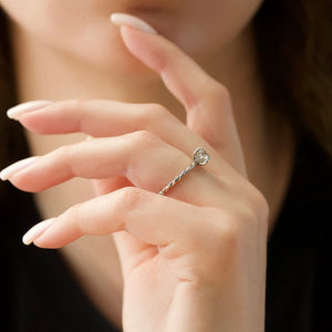 The Alice Set With A 2 Carat Cushion Lab Diamond