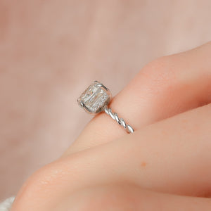 The Alice Set With A 1 Carat Cushion Lab Diamond
