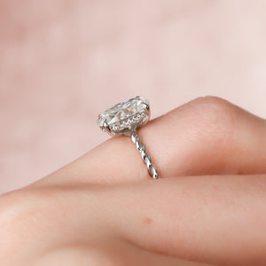 The Alice Set With A 1 Carat Oval Moissanite