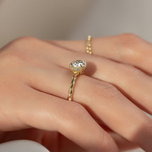 The Alice Set With A 3 Carat Oval Lab Diamond