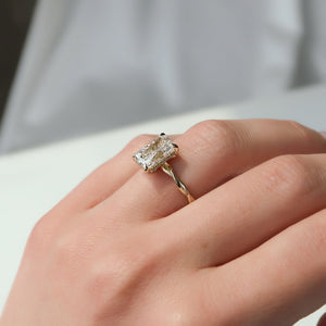 The Alice Set With A 2 Carat Radiant Lab Diamond