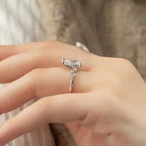 The Mia Set With A 1 Carat Pear Lab Diamond