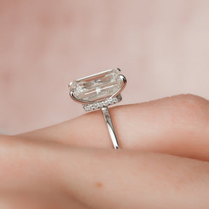 The Nelly Set With A 2 Carat Emerald Lab Diamond