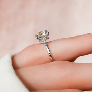The Nelly Set With A 2 Carat Round Lab Diamond