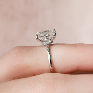 The Nelly Set With A 1 Carat Radiant Lab Diamond