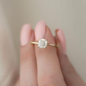 The Crown Kamellie Set With A 1 Carat Cushion Lab Diamond
