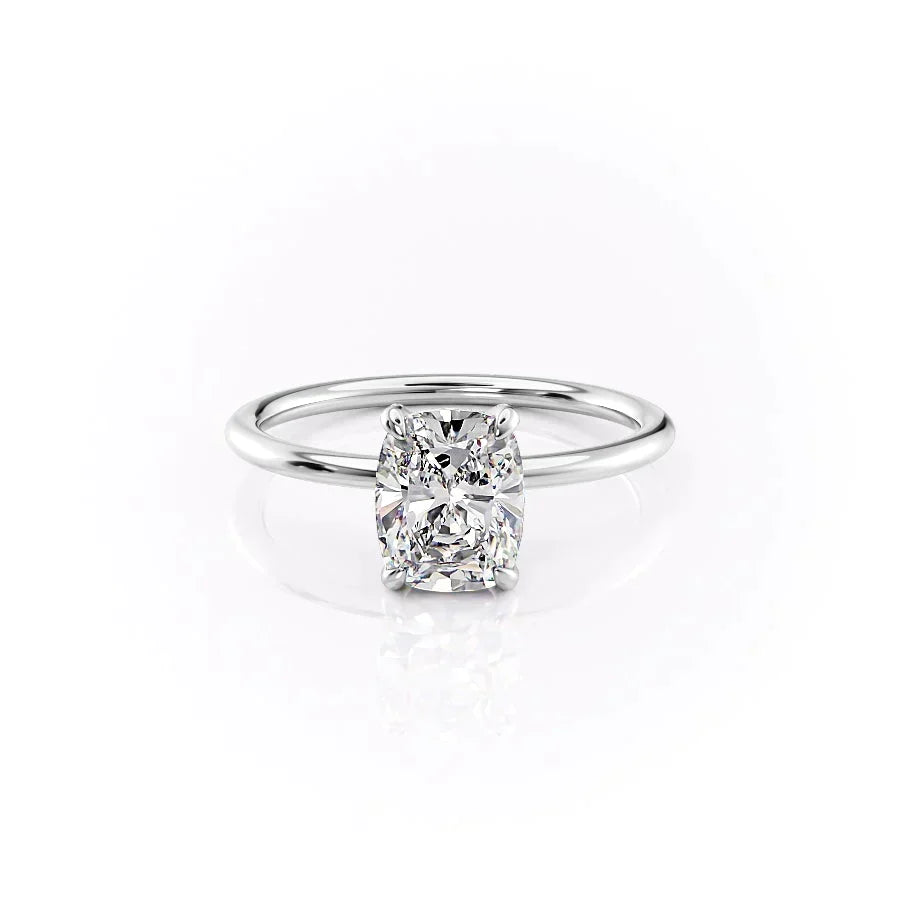 The Crown Kamellie Set With A Elongated Cushion Moissanite