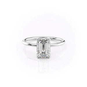 The Crown Kamellie Set With A Emerald Moissanite