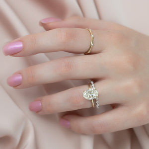 The Crown Kamellie Set With A 2 Carat Oval Lab Diamond