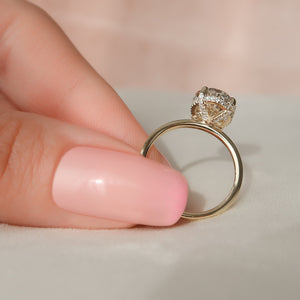 The Crown Kamellie Set With A 1 Carat Oval Lab Diamond