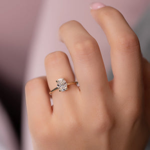 The Crown Kamellie Set With A 1 Carat Oval Lab Diamond