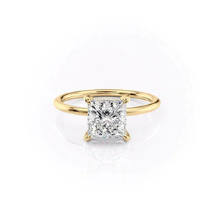 The Crown Kamellie Set With A Princess Moissanite