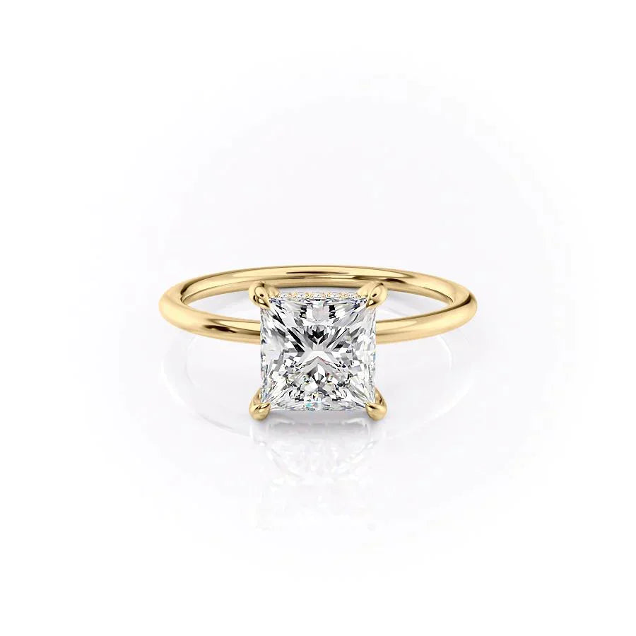 The Crown Kamellie Set With A 2.5 Carat Princess Moissanite