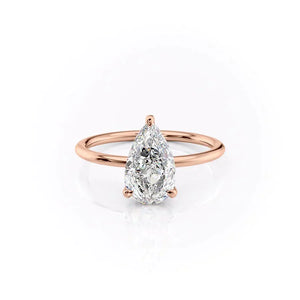 The Crown Kamellie Set With A 3.5 Carat Pear Moissanite
