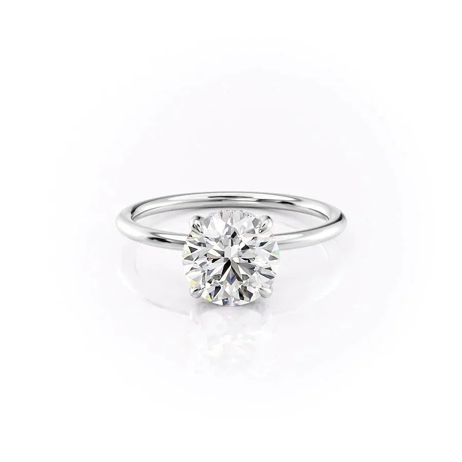 The Crown Kamellie Set With A Round Moissanite