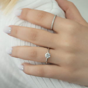 The Crown Kamellie Set With A 2 Carat Round Lab Diamond