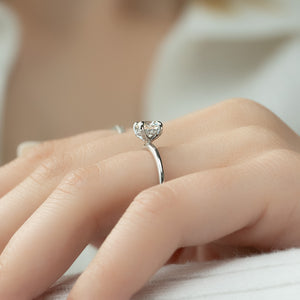 The Crown Kamellie Set With A 1 Carat Round Lab Diamond