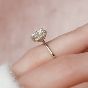 The Crown Kamellie Set With A 1 Carat Round Lab Diamond