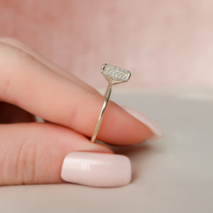 The Crown Kamellie Set With A 2 Carat Radiant Lab Diamond