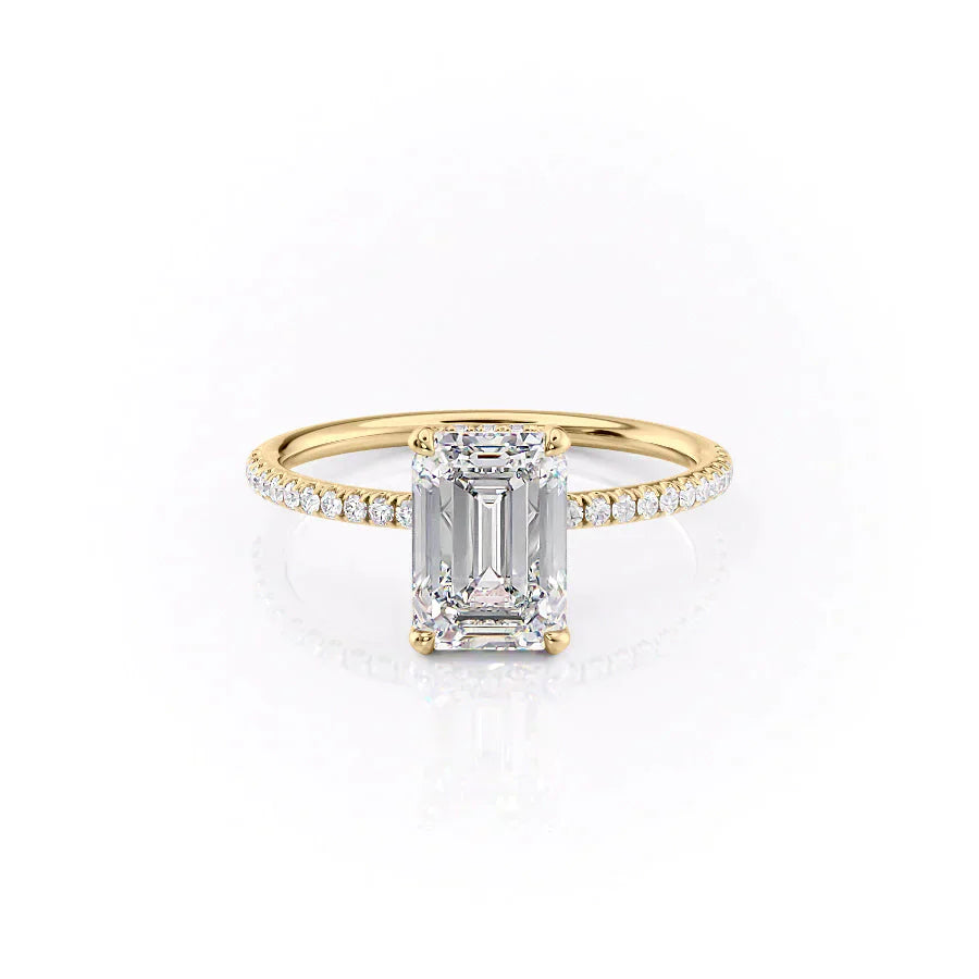 The Pave Crown Kamellie Set With A 2.5 Carat Emerald Moissanite