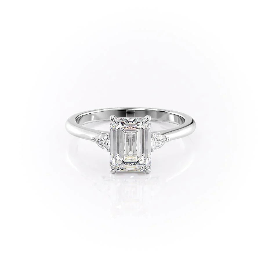 The Pears Liv Set With A Emerald Moissanite