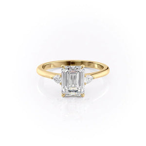 The Pears Liv Set With A 2.5 Carat Emerald Moissanite