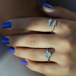 The Pears Liv Set With A 2 Carat Oval Lab Diamond