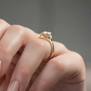 The Pears Liv Set With A 2 Carat Oval Lab Diamond