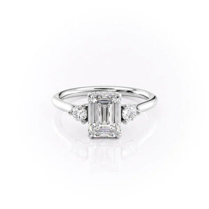 The Lia Set With A Emerald Moissanite