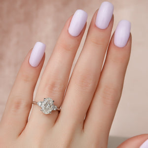 The Lia Set With A 1 Carat Oval Lab Diamond