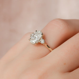 The Lia Set With A 1 Carat Oval Lab Diamond