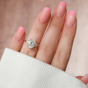 The Lia Set With A 1 Carat Oval Lab Diamond