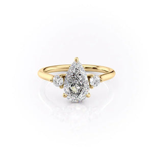 The Lia Set With A 4.5 Carat Pear Moissanite