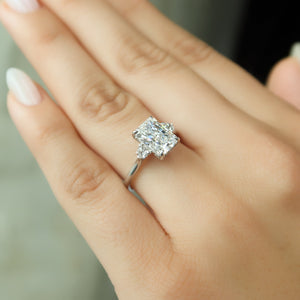 The Lia Set With A 1 Carat Radiant Lab Diamond