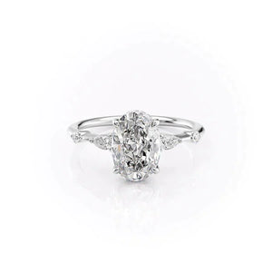 The Naomi Set With A Oval Moissanite